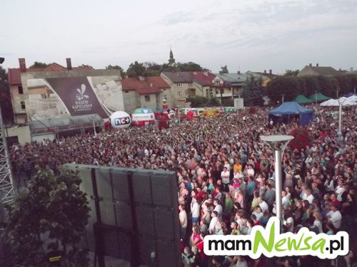 Kilka tysięcy osób na koncercie Kombii w Andrychowie [FOTO]