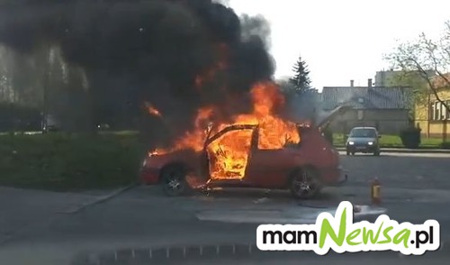 Na Fabrycznej spłonęło auto