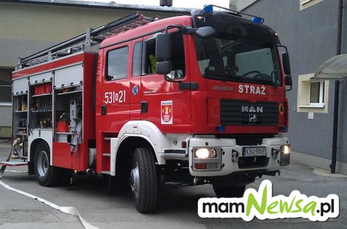 100 strażaków gasiło pożar zakładu w Skawicy