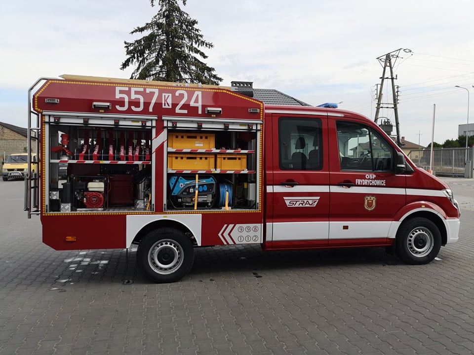 Strażacy oficjalnie przywitali nowy wóz [FOTO] mamNewsa.pl
