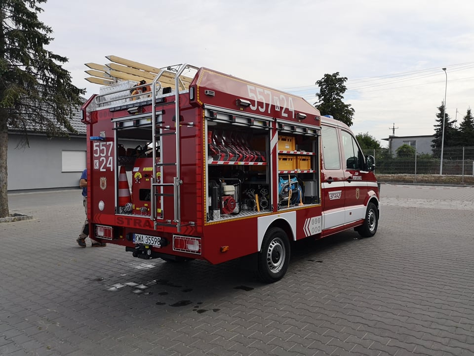Strażacy oficjalnie przywitali nowy wóz [FOTO] mamNewsa.pl
